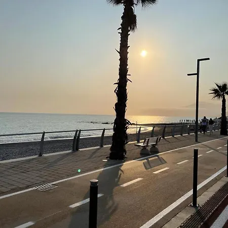 Rita A 100 M Dal Mare! דירה *