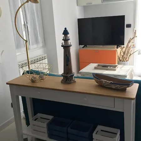 Rita A 100 M Dal Mare! Apartman Vallecrosia