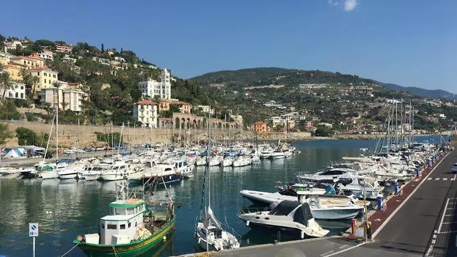 Rita A 100 M Dal Mare!