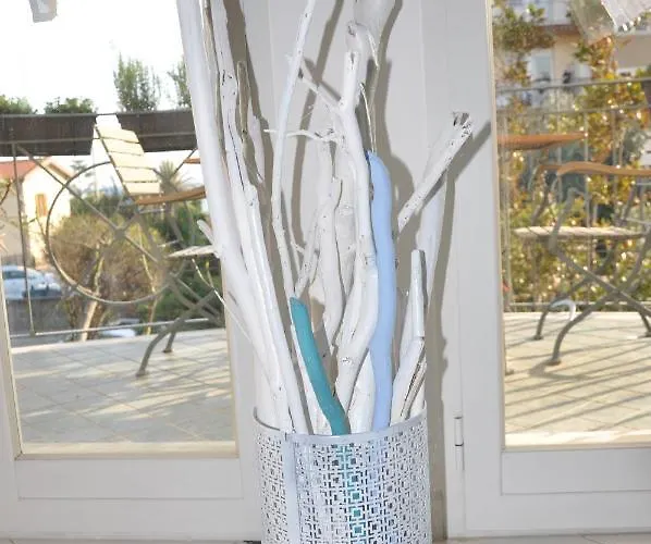 Rita A 100 M Dal Mare! *